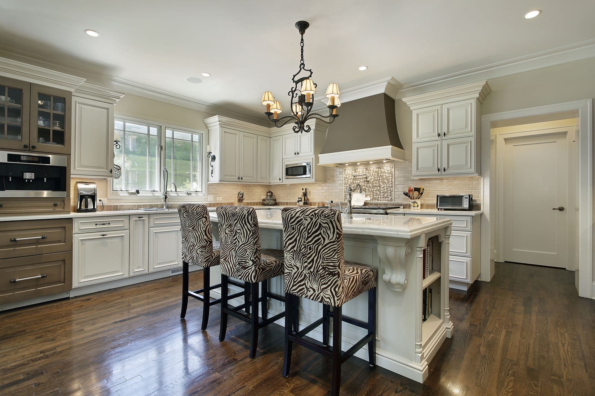White kitchen cabinet refacing